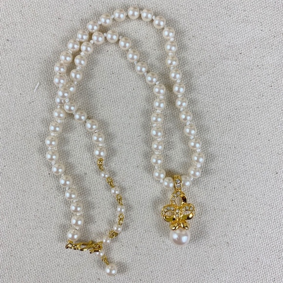Vintage Pearl Necklace with Rhinestones Bow Gold - Picture 3 of 8